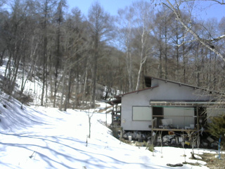 長野県菅平高原 ゆたか山荘 西側(坂上) 2026/03/17 12:45