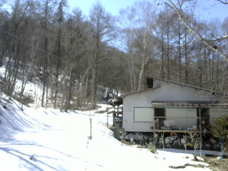 長野県菅平高原 ゆたか山荘 西側(坂上) 2026/03/17 13:30