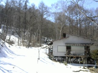 長野県菅平高原 ゆたか山荘 西側(坂上) 2026/03/17 13:45