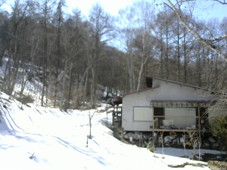 長野県菅平高原 ゆたか山荘 西側(坂上) 2026/03/17 14:15