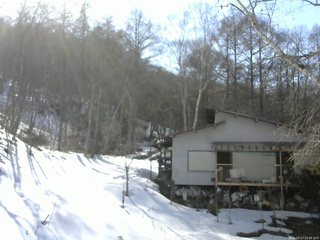 長野県菅平高原 ゆたか山荘 西側(坂上) 2026/03/17 15:00