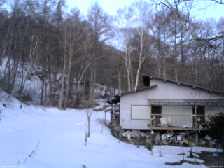 長野県菅平高原 ゆたか山荘 西側(坂上) 2026/03/18 05:45