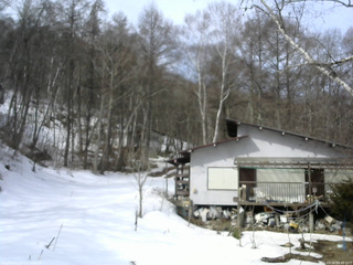 長野県菅平高原 ゆたか山荘 西側(坂上) 2026/03/18 09:45