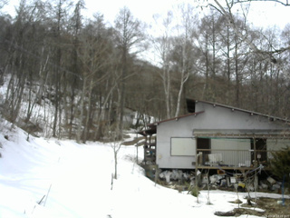 長野県菅平高原 ゆたか山荘 西側(坂上) 2026/03/18 13:15