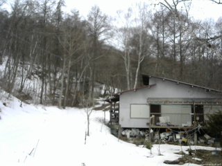 長野県菅平高原 ゆたか山荘 西側(坂上) 2026/03/18 15:45