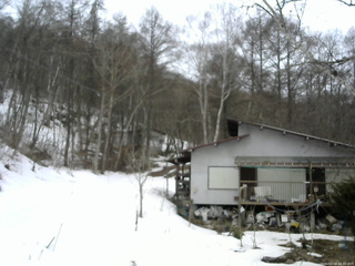 長野県菅平高原 ゆたか山荘 西側(坂上) 2026/03/18 16:30