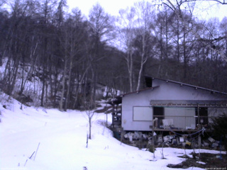 長野県菅平高原 ゆたか山荘 西側(坂上) 2026/03/18 18:00