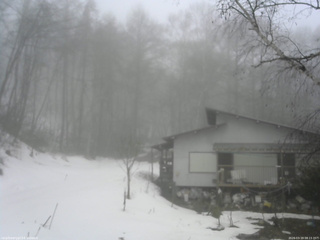 長野県菅平高原 ゆたか山荘 西側(坂上) 2026/03/19 08:15