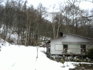 長野県菅平高原 ゆたか山荘 西側(坂上) 2026/03/19 09:45
