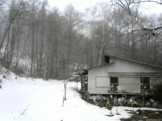 長野県菅平高原 ゆたか山荘 西側(坂上) 2026/03/19 10:15