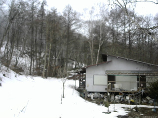 長野県菅平高原 ゆたか山荘 西側(坂上) 2026/03/19 12:30