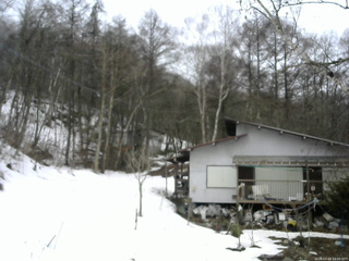 長野県菅平高原 ゆたか山荘 西側(坂上) 2026/03/19 13:00