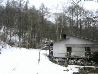 長野県菅平高原 ゆたか山荘 西側(坂上) 2026/03/19 14:15