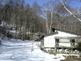 長野県菅平高原 ゆたか山荘 西側(坂上) 2026/03/20 08:45