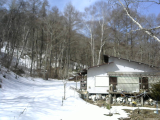 長野県菅平高原 ゆたか山荘 西側(坂上) 2026/03/20 10:00