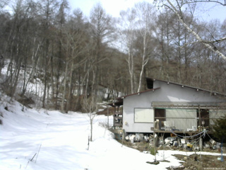 長野県菅平高原 ゆたか山荘 西側(坂上) 2026/03/20 10:30