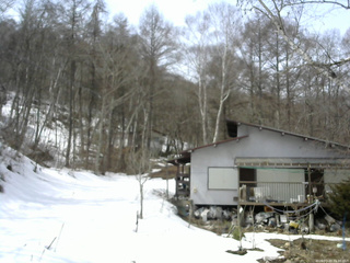 長野県菅平高原 ゆたか山荘 西側(坂上) 2026/03/20 11:30