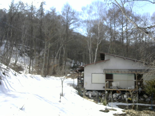 長野県菅平高原 ゆたか山荘 西側(坂上) 2026/03/20 14:15