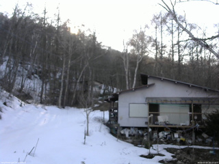 長野県菅平高原 ゆたか山荘 西側(坂上) 2026/03/20 16:15