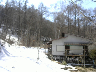 長野県菅平高原 ゆたか山荘 西側(坂上) 2026/03/21 14:00