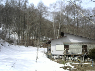 長野県菅平高原 ゆたか山荘 西側(坂上) 2026/03/22 10:15