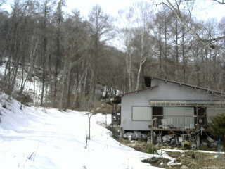 長野県菅平高原 ゆたか山荘 西側(坂上) 2026/03/22 12:15
