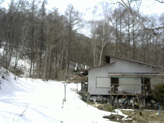 長野県菅平高原 ゆたか山荘 西側(坂上) 2026/03/22 13:00