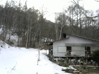 長野県菅平高原 ゆたか山荘 西側(坂上) 2026/03/22 16:30