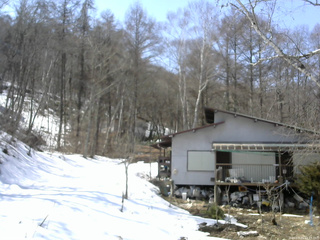 長野県菅平高原 ゆたか山荘 西側(坂上) 2026/03/23 12:15