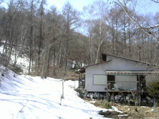 長野県菅平高原 ゆたか山荘 西側(坂上) 2026/03/23 12:30