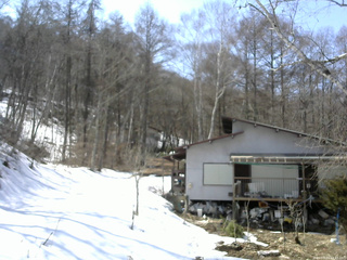 長野県菅平高原 ゆたか山荘 西側(坂上) 2026/03/23 12:45