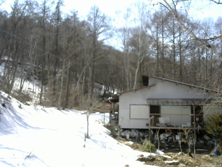 長野県菅平高原 ゆたか山荘 西側(坂上) 2026/03/23 13:45