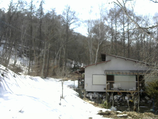 長野県菅平高原 ゆたか山荘 西側(坂上) 2026/03/23 14:15