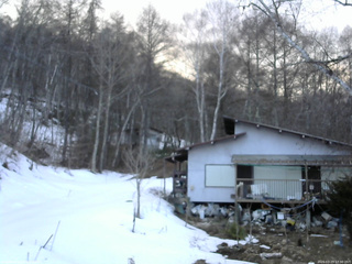 長野県菅平高原 ゆたか山荘 西側(坂上) 2026/03/23 17:30
