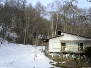 長野県菅平高原 ゆたか山荘 西側(坂上) 2026/03/25 07:00