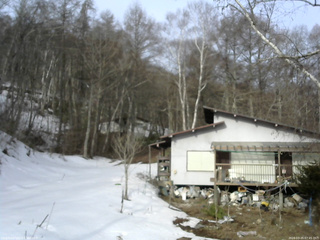 長野県菅平高原 ゆたか山荘 西側(坂上) 2026/03/25 07:45