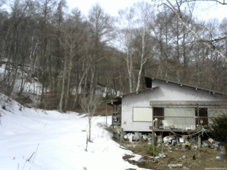 長野県菅平高原 ゆたか山荘 西側(坂上) 2026/03/25 09:30