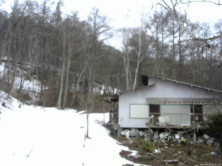 長野県菅平高原 ゆたか山荘 西側(坂上) 2026/03/25 16:45