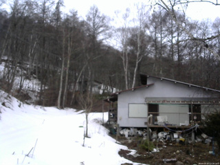 長野県菅平高原 ゆたか山荘 西側(坂上) 2026/03/25 17:30