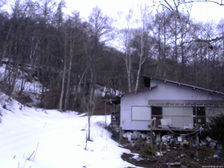 長野県菅平高原 ゆたか山荘 西側(坂上) 2026/03/26 06:00