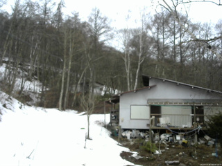 長野県菅平高原 ゆたか山荘 西側(坂上) 2026/03/26 08:00