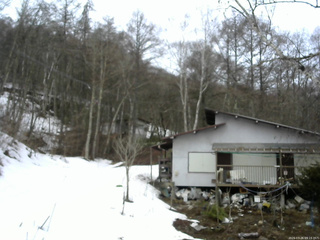 長野県菅平高原 ゆたか山荘 西側(坂上) 2026/03/26 09:15