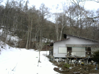 長野県菅平高原 ゆたか山荘 西側(坂上) 2026/03/26 09:30