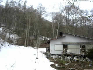長野県菅平高原 ゆたか山荘 西側(坂上) 2026/03/26 09:45