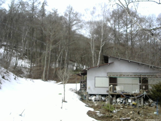 長野県菅平高原 ゆたか山荘 西側(坂上) 2026/03/26 11:15