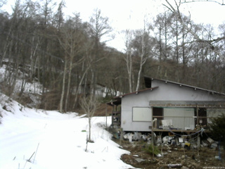 長野県菅平高原 ゆたか山荘 西側(坂上) 2026/03/26 13:15
