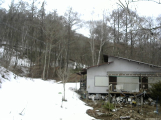 長野県菅平高原 ゆたか山荘 西側(坂上) 2026/03/26 13:45