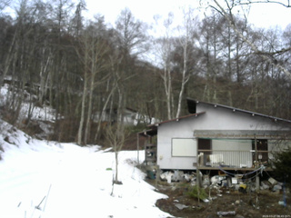 長野県菅平高原 ゆたか山荘 西側(坂上) 2026/03/27 06:45
