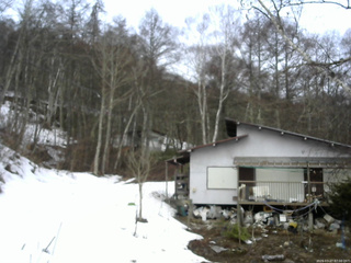 長野県菅平高原 ゆたか山荘 西側(坂上) 2026/03/27 07:00