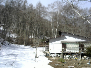 長野県菅平高原 ゆたか山荘 西側(坂上) 2026/03/27 09:30